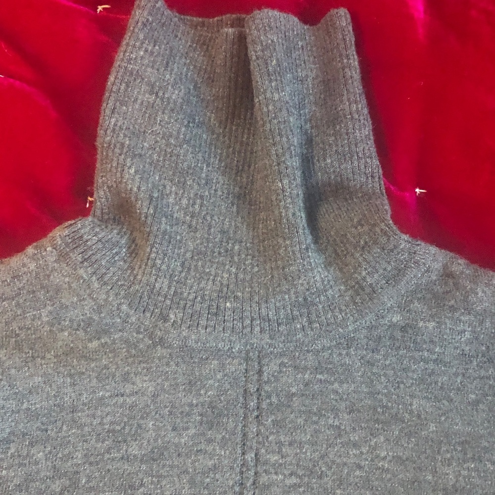 Marisa Christina 100% Italian Merino Wool Charcoal Sweater